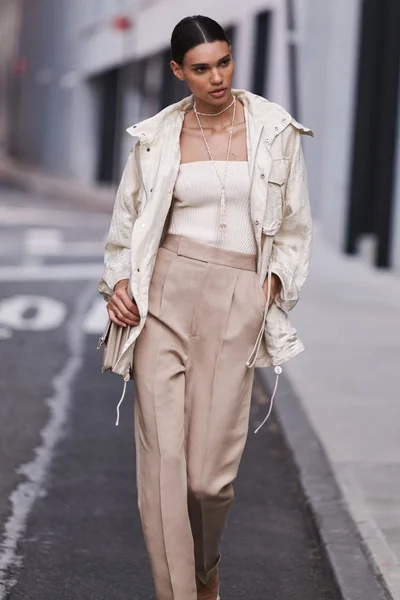 Look 13